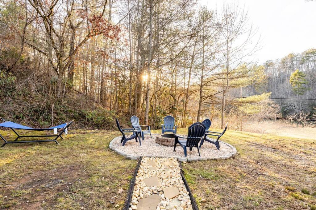 Riverside Relaxer W/Hot Tub+Fire Pit +Wifi & View 프랭클린 외부 사진